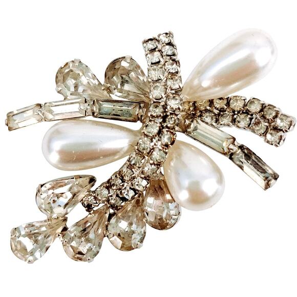 Prong Set Teardrop Baguette Clear Rhinestone Faux Pearl VTG 50s Unsigned Brooch - Picture 1 of 7